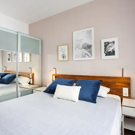 Home2book & Bright Cruz Flat Apartment