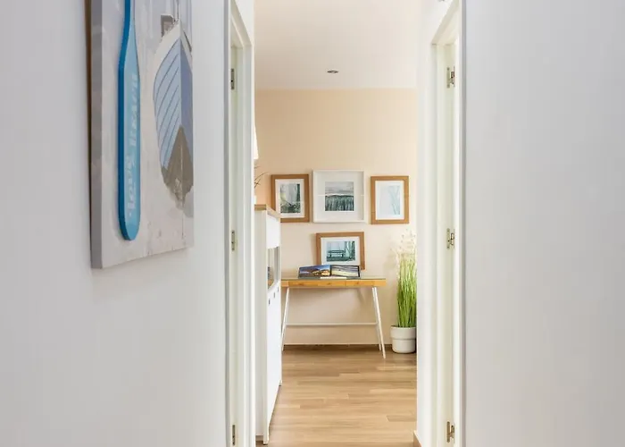 Home2book & Bright Cruz Flat *